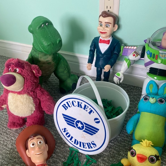 Large Toy Story Lot - Picture 4 of 6